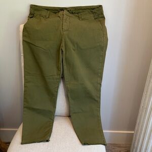 Frank and Eileen, woman’s size 8 pant